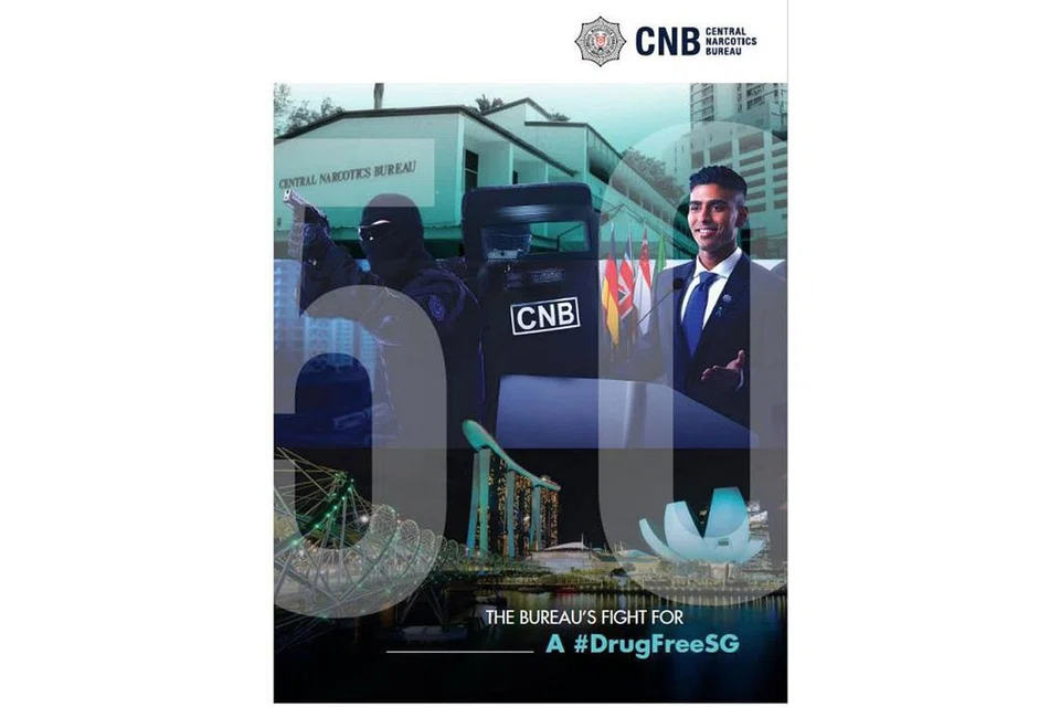 SETEM menyebarkan mesej antidadah dan buku menceritakan perjuangan Singapura dalam menentang dadah (atas) telah dilancarkan Biro Narkotik Pusat (CNB) sempena ulang tahun ke-50 agensi itu. - Foto CNB