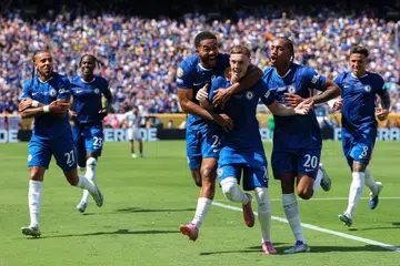 Pemain Chelsea, Cole Palmer (tiga dari kanan), meraikan gol kedua beliau bersama rakan sepasukan dalam perlawanan peringkat akhir Piala Dunia Kelab menentang Paris St Germain (PSG) pada 14 Julai. 