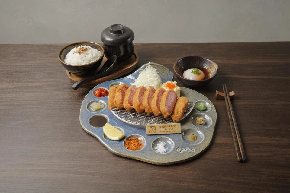 Lebih banyak hidangan menarik boleh dinikmati di Gyusei Gyukatsu, termasuk ‘A5 Japanese Striploin Gyukatsu’ pada harga $59, yang disajikan bersama nasi, sup, telur ’onsen’, serta 10 jenis perasa berbeza untuk pengalaman menjamu selera yang unik.