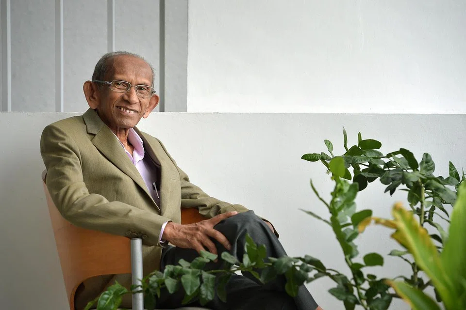 Cikgu Yusnor Ef, penulis lirik, pendidik, penerbit dan penulis buku yang banyak memainkan peranan dalam mencorak persada seni muzik Melayu di Singapura.