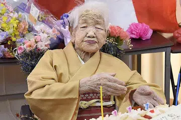 Insan tertua di dunia rai hari lahir 118 tahun