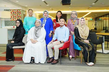 Lapan finalis bagi Anugerah Guru Arif Budiman (Agab) 2025. Mereka terdiri daripada (dari kiri, berdiri) Cik Suhana Jumadi; Cik Norzaidah Suparman; Cik Noorhidayah Md Taib; Cik Siti Aidah Mohamad Amin; (dari kiri, duduk) Cik Siti Suhana Alias; Cik Nur Adilah Khamsani; Encik Muhammad Mukhlis Dzulfitri Dzulkifli; dan Cik Filzatul Azreen Gazali. 
