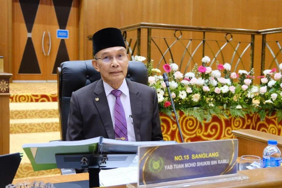 Menteri Besar Perlis, Encik Mohd Shukri Ramli, bertegas agar anaknya dihukum sekiranya terbukti bersalah dalam kes pemalsuan dokumen bagi  tuntutan palsu bernilai RM600,000 yang kini disiasat Suruhanjaya Pencegahan Rasuah Malaysia (SPRM).