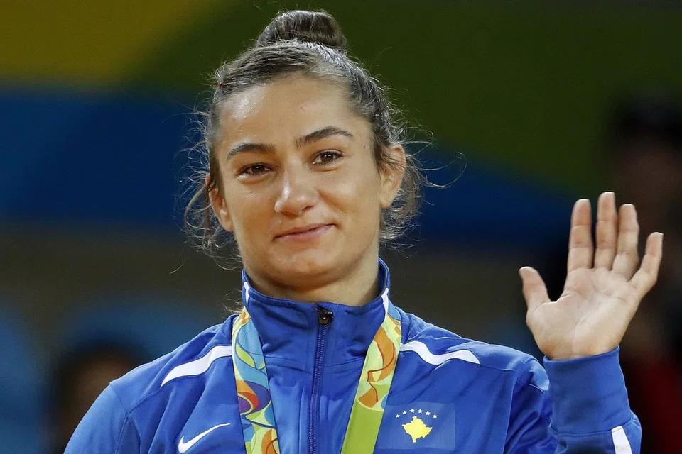Atlit judo, Majlinda Kelmendi, memenangi pingat emas pertama penuh emosi bagi Kosovo dalam penampilan sulung negara itu di pentas Olimpik. - Foto AFP