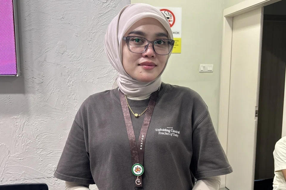 Ketua pasukan butik Khatam, Cik Nurfarhana Fazide, 33 tahun.