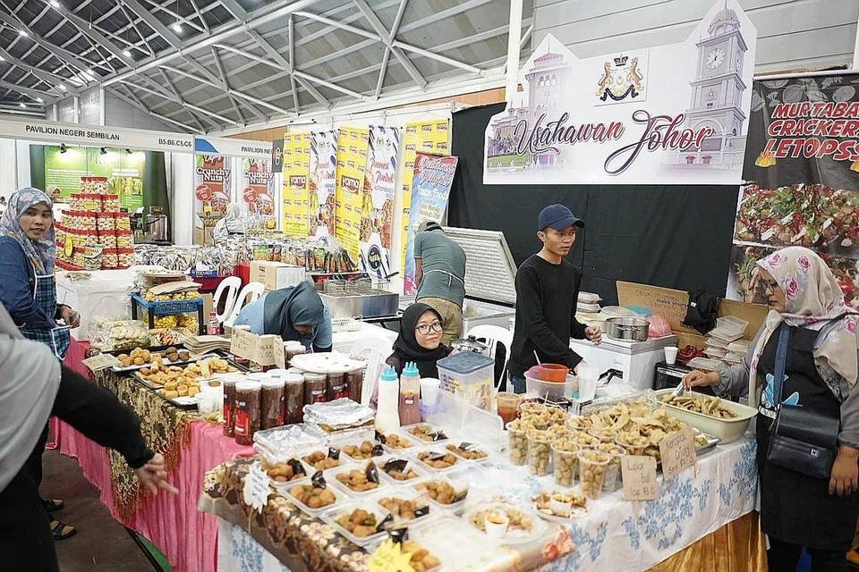 SAMBUTAN HANGAT: Kunjungi pavilion Tourism Malaysia yang memaparkan beraneka maklumat dan produk negeri-negeri di Malaysia dan Lembaga Pemasaran Pertanian Persekutuan (Fama) Malaysia, di Malaysia Fest 2022 anjuran MegaXpress International Pte Ltd. Terdapat juga ceramah interaktif dari Masjid Al-Amin. Malaysia Fest 2022 ini diadakan dari hari ini hingga 28 Ogos di Dewan 6A Ekspo Singapura. - Foto fail MALAYSIA FEST 2019.