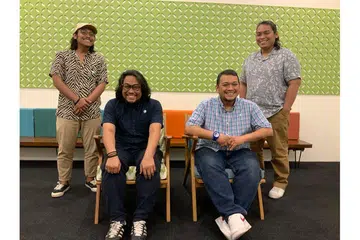 SEJIWA: Adik beradik yang berkongsi minat sama dalam seni kini bersatu sebagai kumpulan "Enche Ahmad" terdiri daripada (dari kiri) Rico Setiabudi, Rayhul Firdaus, Ruslighani Iskandar dan Rifaah Ridzuwanulhakim. - Foto BM oleh HANIM MOHD SALEH