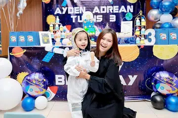 RAIKAN HARI LAHIR ANAK: Bella Astillah menyambut ulang tahun anak sulungnya, Mohd Ayden Adrean, dengan majlis gah meski telah diberitahu doktor bahawa beliau dijangka bersalin tidak lama lagi. - Foto INSTAGRAM BELLAASTILLAH