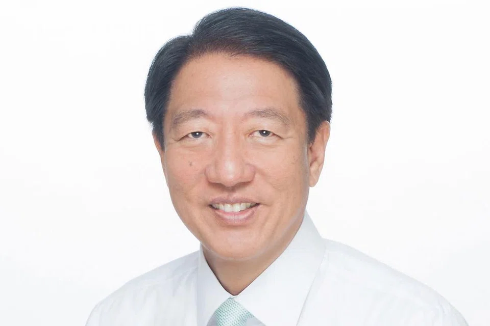 "Detik yang sungguh memilukan dalam sejarah Bangunan Parlimen Lama sedang kita memperingati bagaimana mendiang Encik Lee bangun daripada kerusi ini untuk mendorong kita semua supaya membawa Singapura maju ke hadapan." - Timbalan Perdana Menteri dan Menteri Penyelaras bagi Keselamatan Negara, Encik Teo Chee Hean, (merujuk kepada kerusi yang pernah menjadi tempat duduk Encik Lee di dewan Bangunan Parlimen Lama)