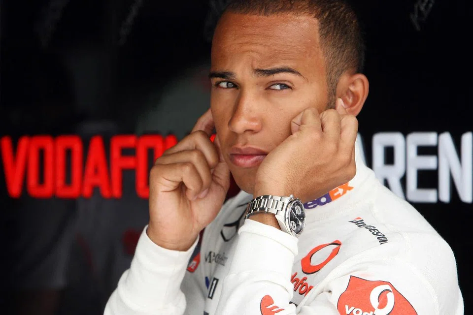 Juara dunia Formula Satu tujuh kali, Lewis Hamilton sah akan menyertai Ferrari pada 2025. Hamilton menandatangani kontrak dua tahun untuk bersama Mercedes bagi musim 2024 dan 2025, tetapi perjanjian berkenaan mempunyai klausa yang membolehkannya berpindah selepas semusim.