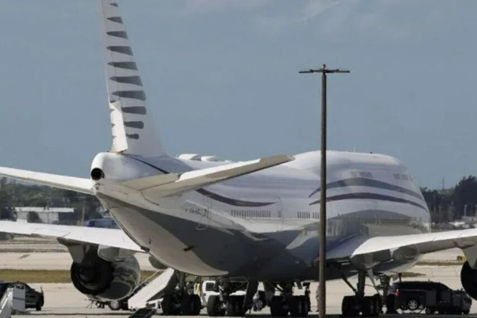 Pesawat Boeing 747-8 yang Qatar hadiahkan kepada Presidsen Donald Trump, diletakkan di Lapangan Terbang Antarabangsa Palm Beach pada Februari 2025.