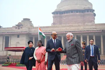 (Dari kiri) Puan Jane Ittogi; Presiden India, Cik Droupadi Murmu; Presiden Tharman Shanmugaratnam; dan Perdana Menteri India, Encik Narendra Modi, di Istana Presiden, Rashtrapati Bhavan, pada 16 Januari.