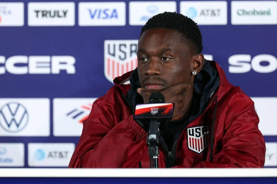 Folarin Balogun bercakap kepada media sewaktu sidang akhbar. Beliau berkata mewakili Amerika dalam kejohanan Piala Dunia di tempat sendiri membawa makna yang istimewa selepas perjalanan antarabangsanya.