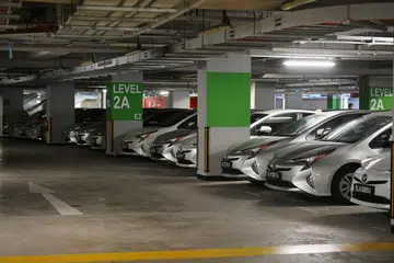 JEJAS MATA PENCARIAN: Pemandu kreta privet tidak dapat menyara kehidupan kerana jumlah penumpang menjunam sehingga 60 peratus menyebabkan mereka mengembalikan kereta kepada syarikat.
