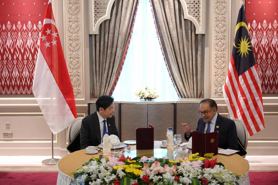 Perdana Menteri, Encik Lawrence Wong, berkata negara kecil seperti Singapura perlu memperkukuh hubungannya dengan negara lain supaya ia dapat berdiri tegak dalam persekitaran global sekarang. 