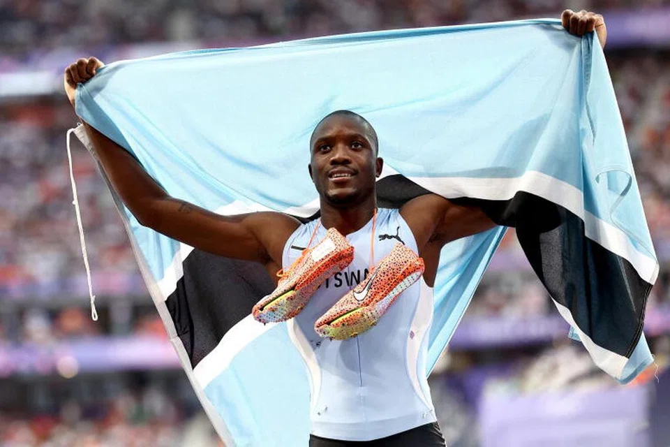 Atlet pecut Botswana, Letsile Tebogo, menjadi atlet Afrika pertama yang memenangi acara 200 meter di Sukan Olimpik dengan mencatat masa 19.70 saat lantas menjuarai perlawanan akhir acara itu pada 8 Ogos di Stade de France.