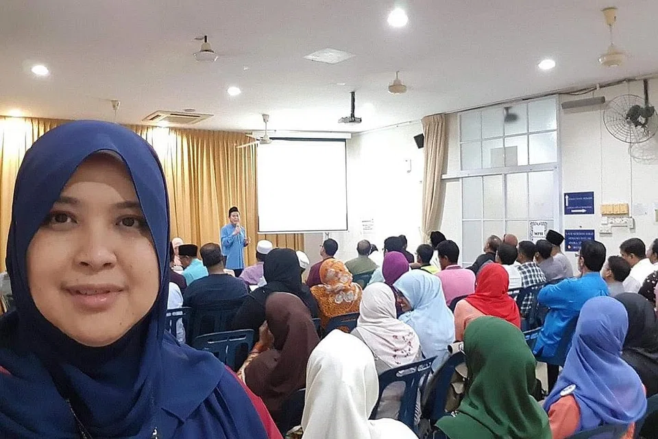 MENGATASI CABARAN: Cik Rahidah Jemadi, Pengurus Pembangunan Sosial bagi kelompok masjid daerah selatan (SMC) yang berkhidmat kepada sekitar 900 individu dan keluarga. - Foto ihsan RAHIDAH JEMADI