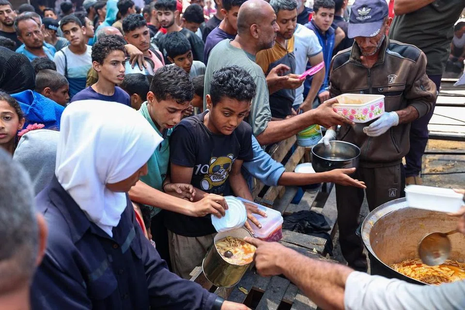 Yayasan Kemanusiaan Gaza, agih bantuan