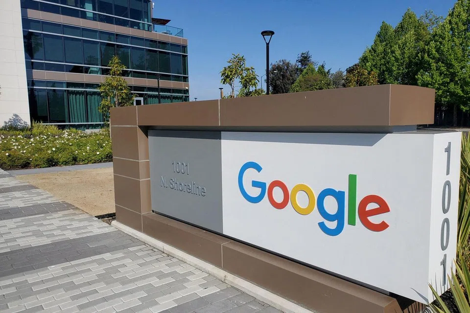 PASUKAN TERJEJAS: Syarikat Google pada 16 Januari mengesahkan ia membuang beberapa ratus jawatan kerja daripada pasukan jualan pengiklanannya di peringkat sedunia, di tengah-tengah usahanya memanfaatkan AI untuk meraih kecekapan dan kreativiti.