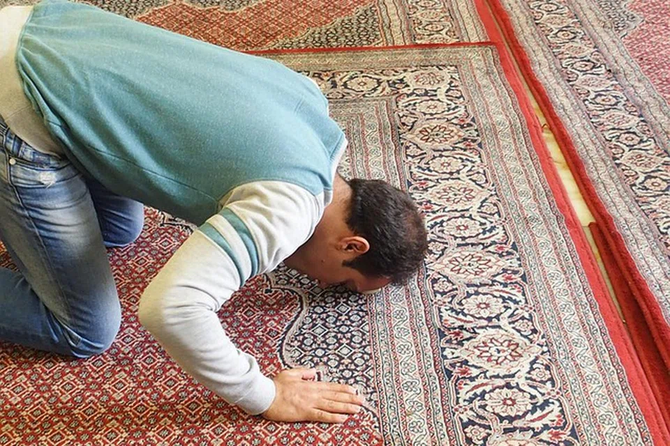 Sebahagian ulama tafsir menerangkan bahawa golongan ‘rabbaniyyun’ ialah mereka yang menghimpunkan antara ilmu dengan kebijaksanaan dalam mengurus urusan manusia, serta mengamalkan ilmu yang mereka pelajari.