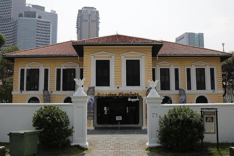 GEDUNG KUNING.