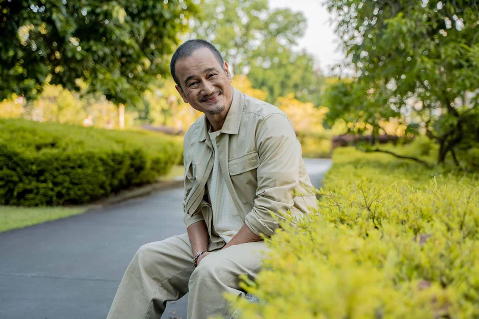 Apabila dikumpulkan dengan ‘detektif’ selebriti lain seperti Benjamin Kheng dan Najip Ali, pengacara dan pelawak, Gurmit Singh, akur suasana hiruk-pikuk penuh jenaka menambah lagi kesan hiburan dalam rancangan, ‘I Can See Your Voice’.