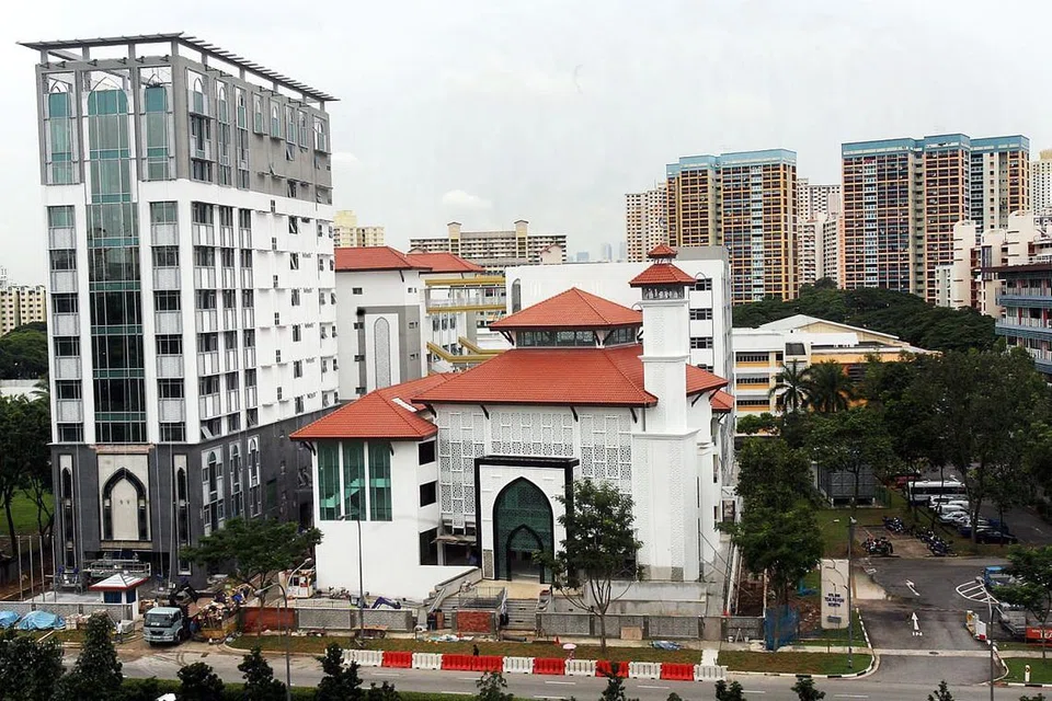 Pada Disember lalu, Muis berkata ia telah selesai menjalankan siasatan dalamannya mengenai dakwaan proses pengiktirafan sijil halal asing, dan mendapati proses itu dilakukan secara adil dan tidak berat sebelah.