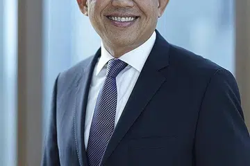 "Kumpulan Barclays telah mengongsi dengan kami bahawa pelanggan mereka amat yakin dengan keupayaan Bank of Singapore. Pembelian itu tepat pada waktunya sedang Asia-Pasifik (tidak termasuk Jepun) dijangka mengambil alih Eropah Barat sebagai rantau kedua paling kaya pada 2017." - Encik Bahren Shaari, Ketua Pegawai Eksekutif (CEO) Bank of Singapore.