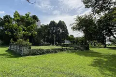 TAPAK ASAL DESA DIRAJA JOHOR: Inilah tapak asal Desa Diraja Johor yang terletak dekat Lapangan Terbang Kallang lama di Kallang. Kewujudan Desa Diraja Johor ini terpahat pada sehelai peta bertarikh 18 Jun 1825 yang ditemui di Arkib Negara Singapura. Istana Johor yang disebut sebagai Desa Diraja Johor pada peta itu disahkan penduduk kampung yang tinggal di sekitar Kallang. Pengakuan mereka ada tertulis dalam satu artikel lama The Straits Times. - Foto BH oleh ISMAIL ALI