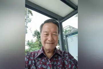 MASIH MEMPERTIMBANGKAN: Encik Tan Kin Lian berkata beliau akan menantikan pengesahan Jawatankuasa Pilihan Raya Presiden (PEC) mengenai calon-calon yang ada sebelum beliau memutuskan sama ada untuk bertanding.
