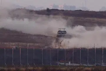 Kereta kebal Israel menyerbu sebahagian Rafah termasuk di bahagian bandarnya sebelum mengundur ke kedudukan dekat sempadan dengan Mesir.