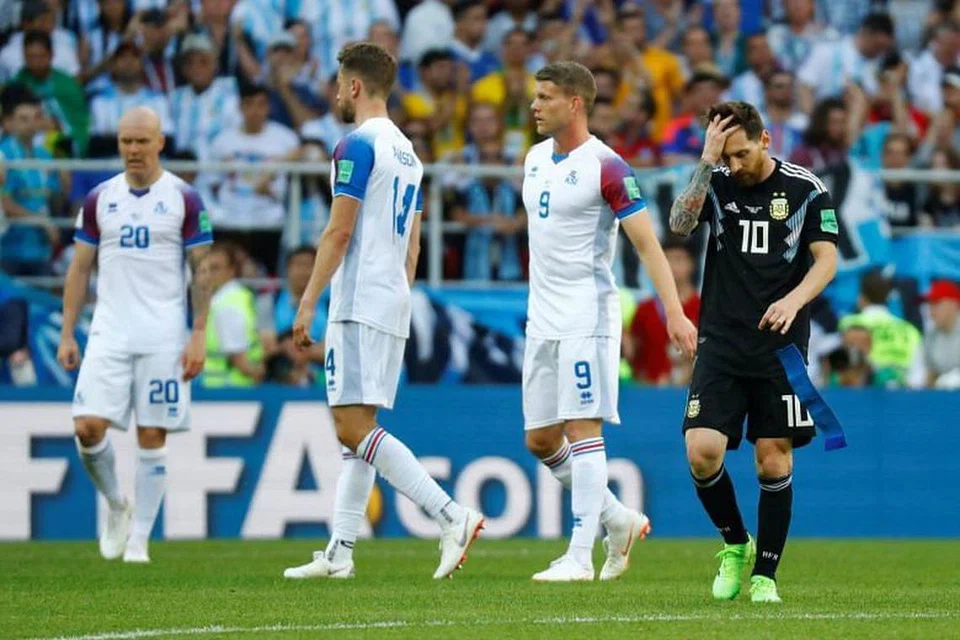 Pemain Argentina Lionel Messi kelihatan kecewa selepas perlawanan Piala Dunia dengan Iceland di Stadium Spartak, pada 12 Jun, 2018. 