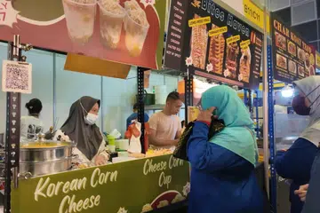 Pameran Halal Eid Expo 2025 kali ini menampilkan lebih 230 reruai dan pelbagai kegiatan dan sajian menarik menanti pengunjung pada acara tersebut.