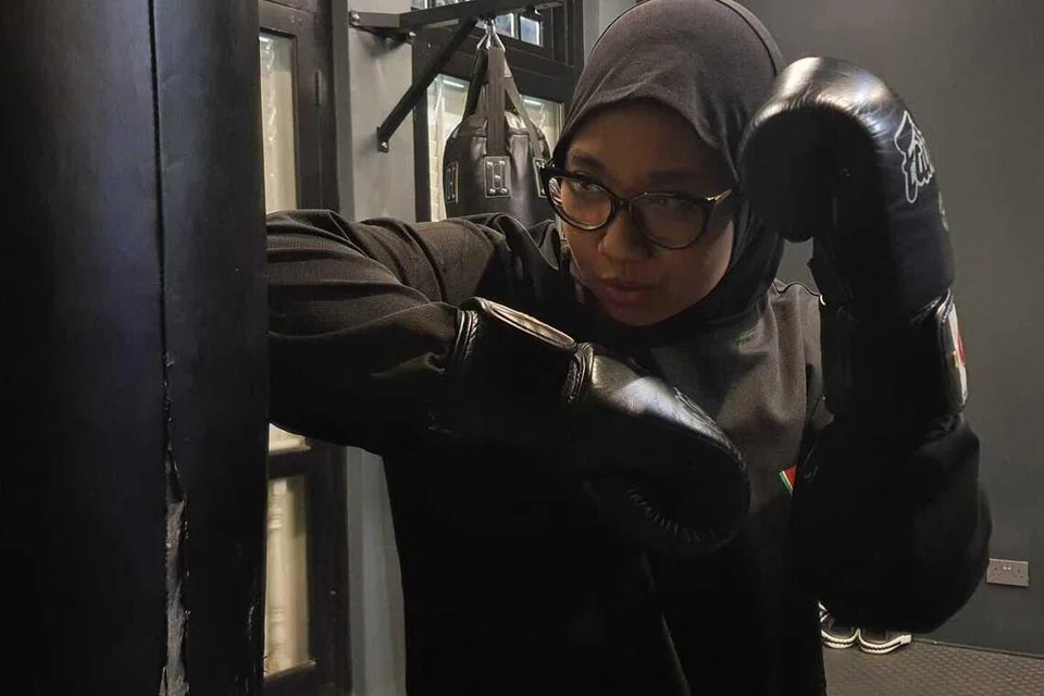 Seorang lagi ahli gim, Cik Nur Adlina Ismail, berkata komuniti wanita di Van Lee Fitness memberinya keyakinan untuk terus berlatih tanpa rasa perlu membuktikan dirinya kepada sesiapa.