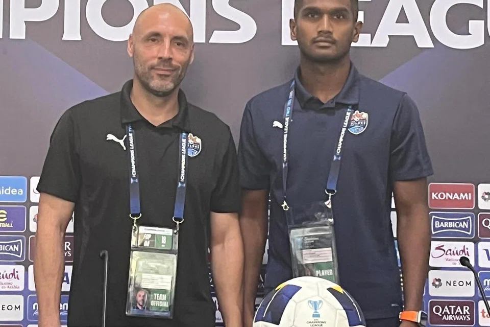 Jurulatih Lion City Sailors, Aleksandar Rankovic (kiri) berkata pasukannya tenang dan bersedia berdepan dengan Sharjah FC. Kapten pasukan, Hariss Harun pula berkata mental pasukan lebih kuat berbanding dengan musim lalu, dan ini akan membantu dalam usaha mereka mengatasi Sharjah FC.