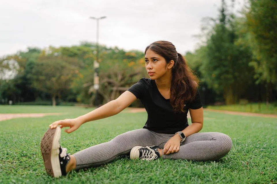 BIMBING: Farah menubuhkan kumpulan senaman khas untuk wanita yang dipanggil 'Get Fit Gals' di Telegram. Beliau ingin membimbing sesiapa yang ingin memulakan senaman tetapi tidak tahu bagaimana caranya. - Foto GET FIT GALS