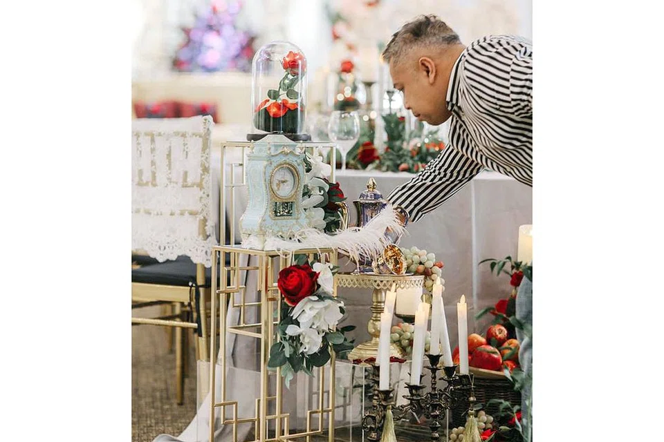 PATUHI PERATURAN: Pemilik Jentayu Gallery Wedding & Events, Encik Fauzi Anwar, berharap semua penyedia khidmat perkahwinan dan bakal mempelai terus bekerjasama dan mematuhi peraturan yang ditetapkan pemerintah untuk melawan wabak koronavirus ini. - Foto JENTAYU GALLERY WEDDING & EVENTS