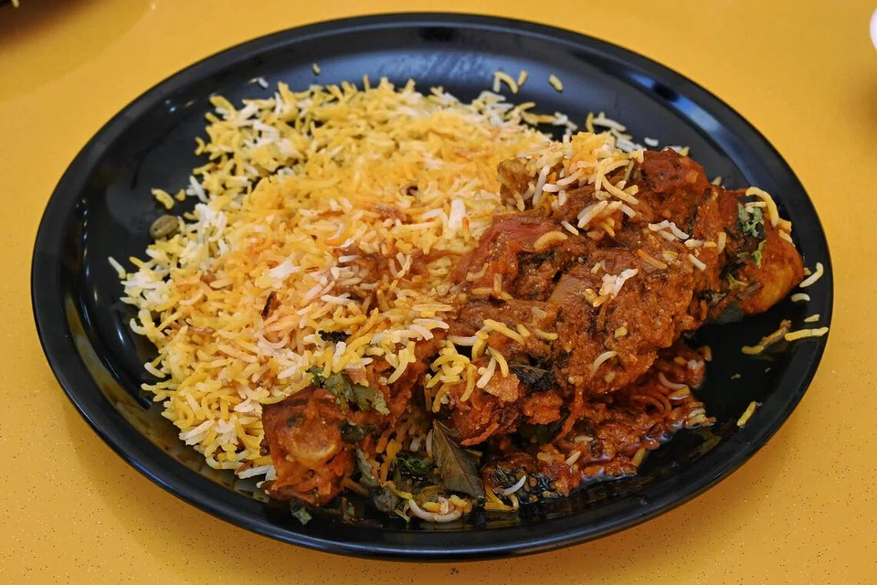 Beriani dam dengan betis kambing atau ‘lamb shank’ dijual pada harga $20. 