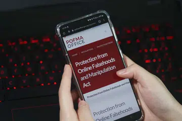 Dalam kenyataannya pada 9 Oktober, Kementerian Ehwal Dalam Negeri (MHA) berkata arahan Pofma adalah untuk menangani dua kenyataan palsu.