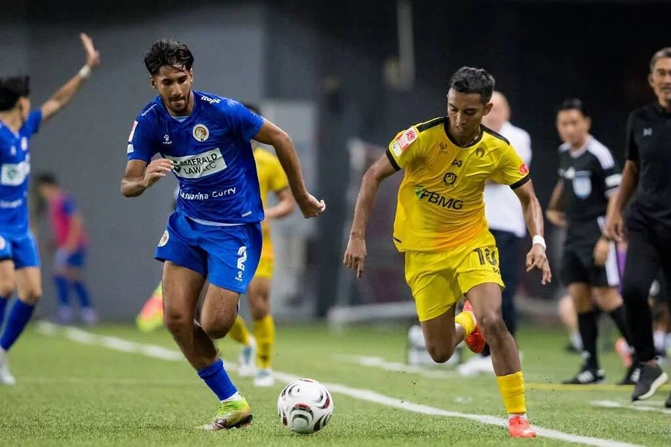 Pemain sayap Tampines Rovers, Faris Ramli (kanan), kini berada dalam rentak baik bersama kelabnya. Beliau menjaringkan gol dalam kekalahan 1-2 Tampines Rovers kepada Shanghai Shenhua di Liga Juara-Juara Asia 2 (ACL2) pada 17 September.