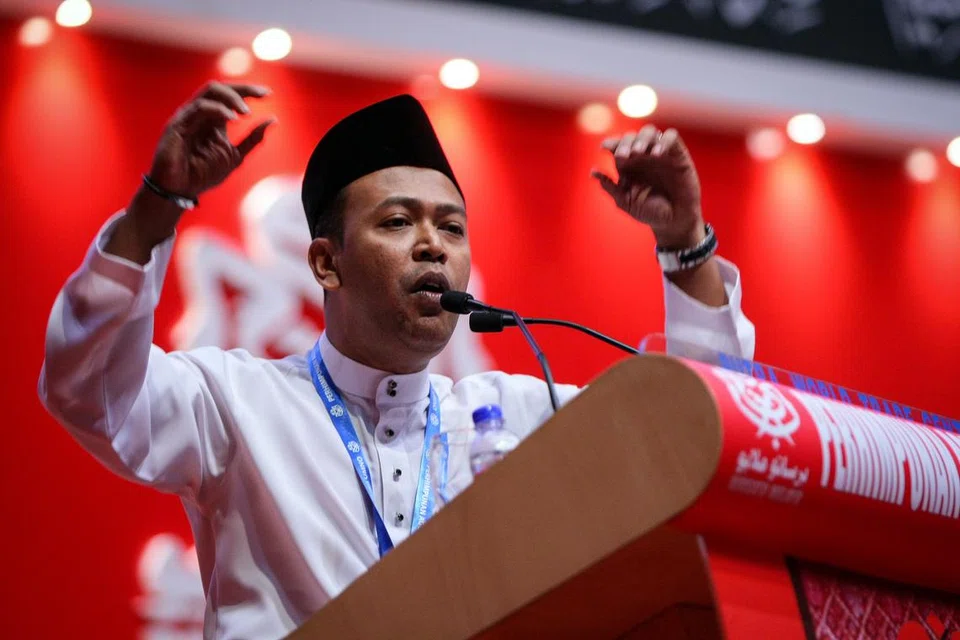 PERLU HORMATI MELAYU: Ahli Majlis Kerja Tertinggi (MKT) Umno, Datuk Hasmuni Hassan,  berkata ucapan Tan Sri Lim Kit Siang pada program luar negaranya di England pada November dianggap tidak sesuai.
