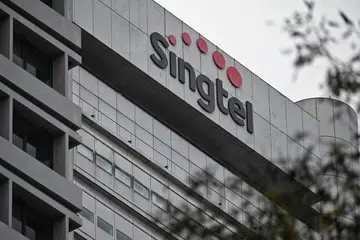 UNTUNG MELAMBUNG: Keuntungan bersih syarikat komunikasi Singtel naik 82.6 peratus dalam separuh pertama 2023 disokong oleh integrasi bersama Telkomsel IndiHome.