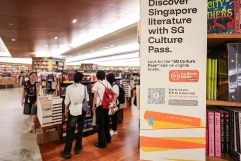 Pas Budaya SG, Kinokuniya, Takashimaya