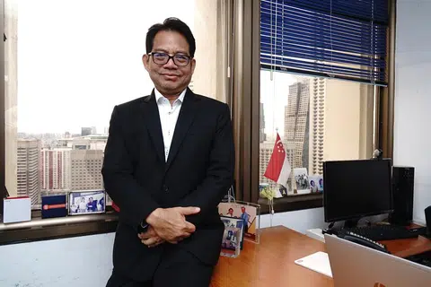 Rakan kongsi pengurusan dan peguam syarikat guaman A Rohim Noor Lila LLP, Encik Abdul Rohim Sarip menjawab antara soalan yang diajukan semasa webinar Berita Harian mengenai pengurusan aset antarabangsa.