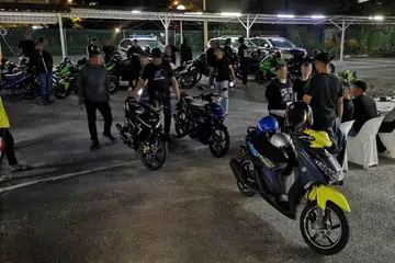 Dua budak perempuan itu di antara 38 penunggang motosikal ditahan dalam operasi penguatkuasaan Jabatan Pengangkutan Jalan (JPJ) ketika sedang berlumba haram pada 20 Mac. 