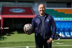 Persatuan Bola Sepak Singapura (FAS) mengumumkan bahawa tempoh perkhidmatan tiga tahun ketua jurulatih skuad bola sepak wanita nasional Singapura, Karim Bencherifa, telah berakhir pada 2 April.