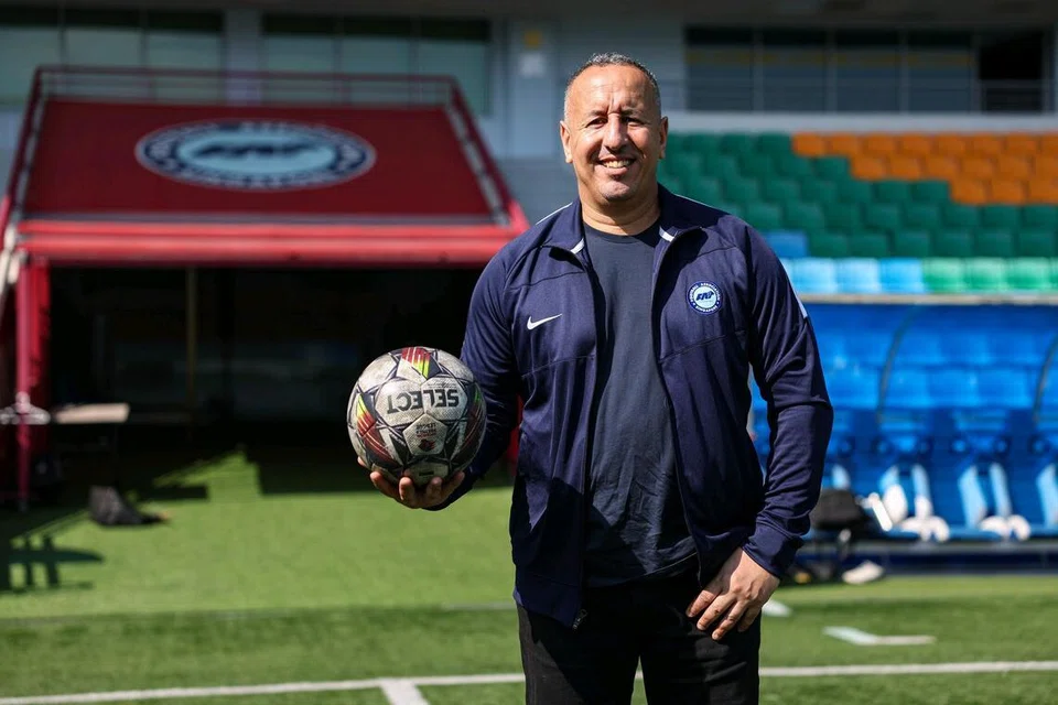 Persatuan Bola Sepak Singapura (FAS) mengumumkan bahawa tempoh perkhidmatan tiga tahun ketua jurulatih skuad bola sepak wanita nasional Singapura, Karim Bencherifa, telah berakhir pada 2 April.