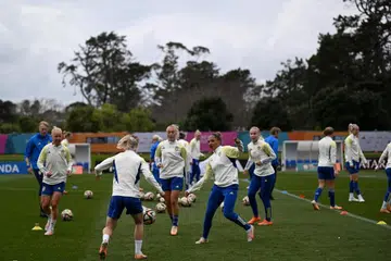 YAKIN BERSEDIA: Pasukan Sweden giat berlatih sebelum menentang Sepanyol dalam aksi separuh akhir Piala Dunia Wanita pada Selasa. 
