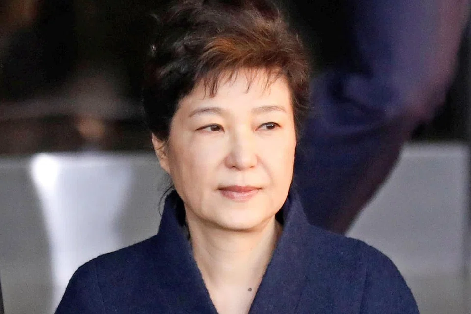 Cik Park Geun-hye (gambar atas). - Foto REUTERS