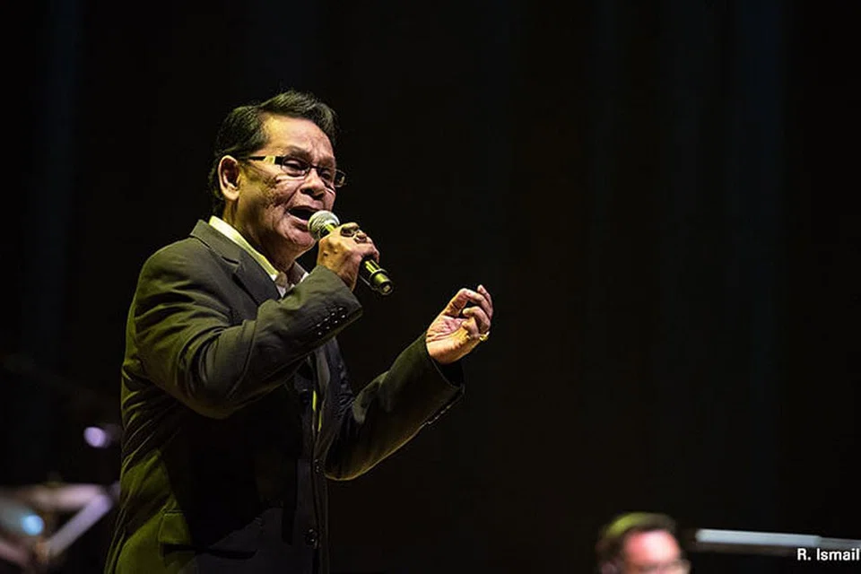 PERGINYA SEORANG LEGENDA: Biduan R. Ismail yang meninggal dunia pada Ahad petang (13 September) dikenali kerana kelunakan suaranya ketika menyanyikan lagu Gurindam Jiwa yang dipopularkan bersama Allahyarhamha Rafeah Buang sebagai runut bunyi filem klasik dengan tajuk Gurindam Jiwa. - Foto ESPLANADE